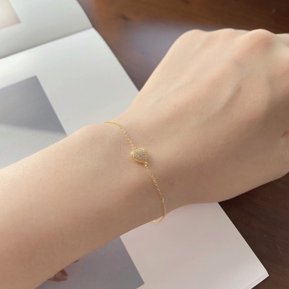 Sparkling Heart Pendant Bracelet - Picture 3 of 8